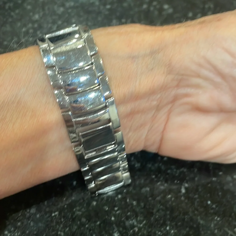 Watch - Picture 2 of 3